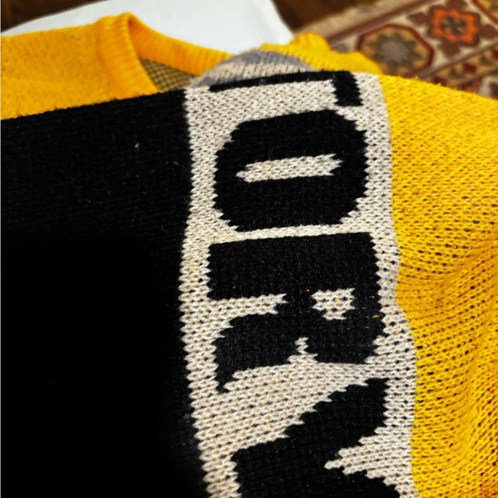 Men’s Simpson Vintage Black and yellow  Graphic Sweater - Picture 4 of 10